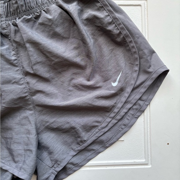 Nike Dri-Fit Women’s Shorts Bundle Size M - Picture 2 of 10
